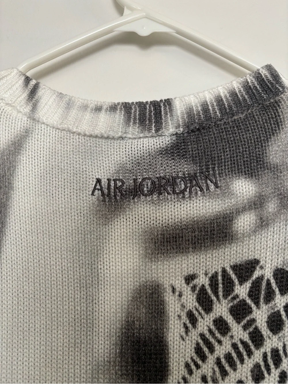 Air Jordan AOP Knitted Sweater HQ1635-133 White/Grey (Men’s Large) L